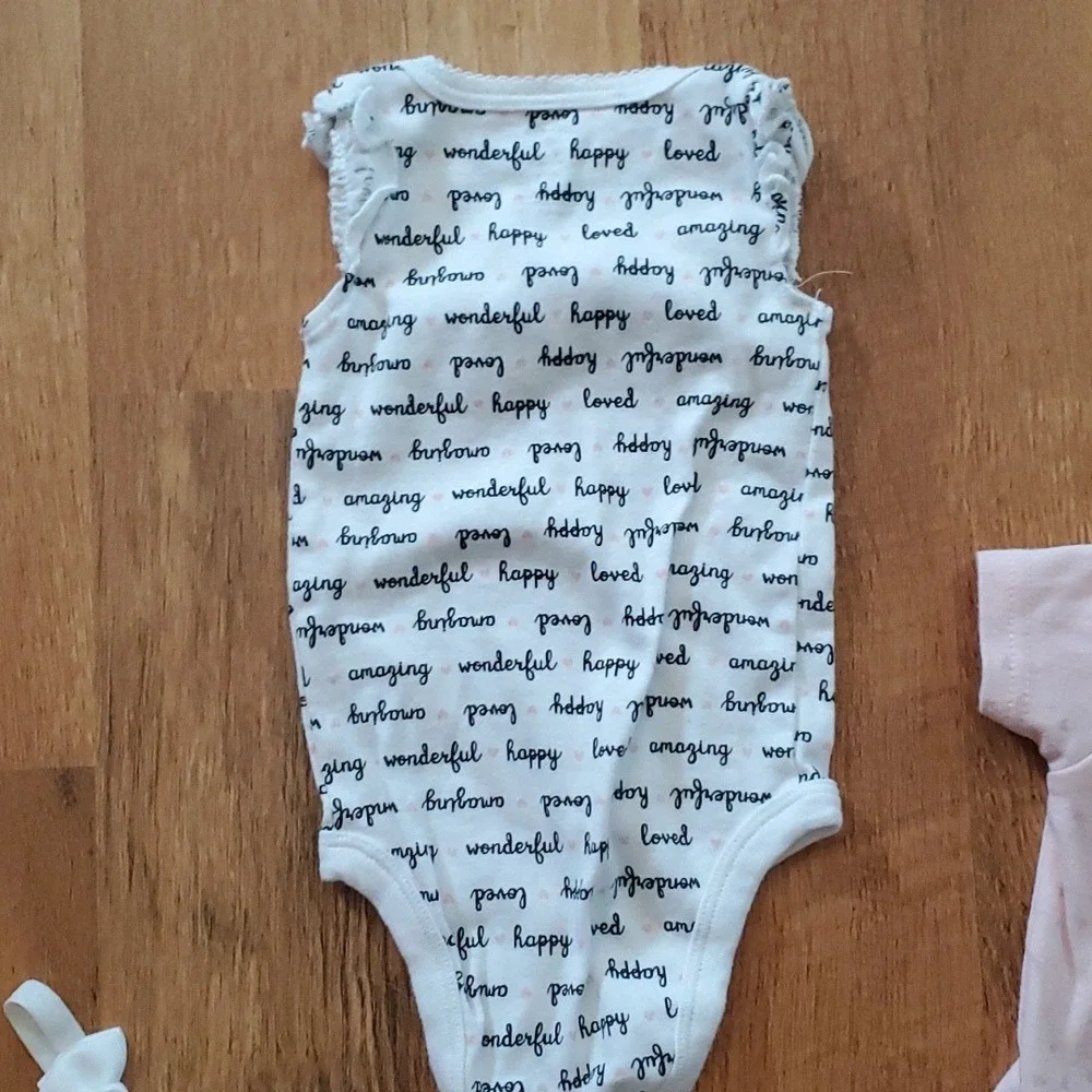 Girls Onesies 2 Pack with Hair Bow Size 3-6M‎ Chick Pea and Carters